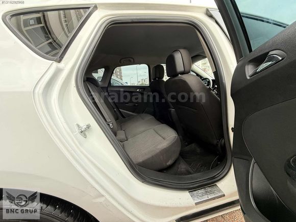 BNC GRUP AUTO OPEL ASTRA 1.6 EDİTİON 2013 MODEL