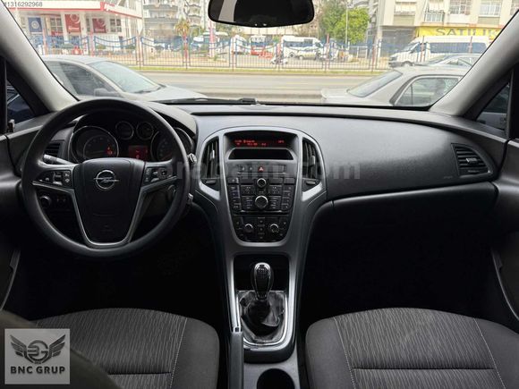 BNC GRUP AUTO OPEL ASTRA 1.6 EDİTİON 2013 MODEL