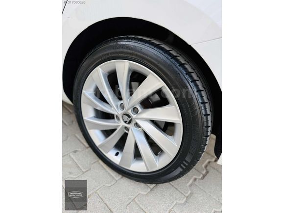BERK AUTO'DAN-SATILIK-2018 MODEL-CAM TAVAN-SUPERB