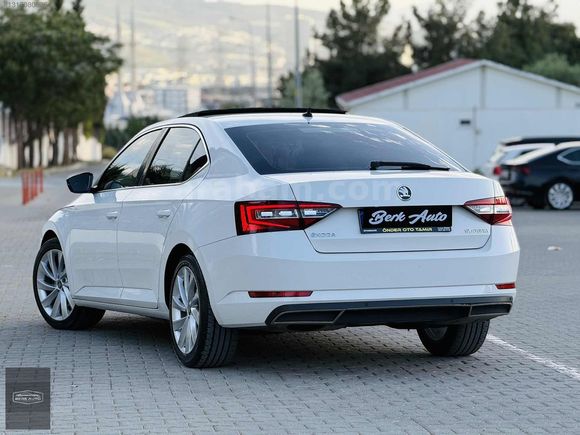BERK AUTO'DAN-SATILIK-2018 MODEL-CAM TAVAN-SUPERB