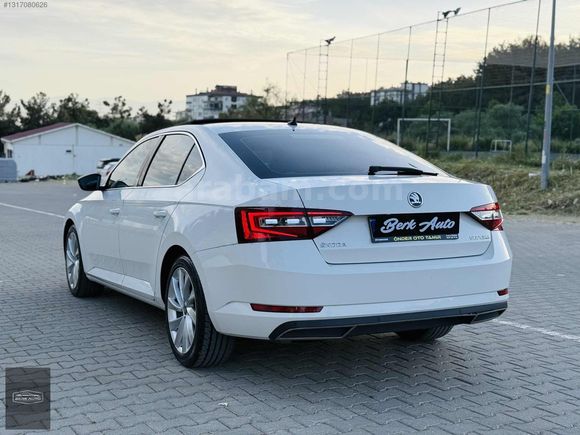BERK AUTO'DAN-SATILIK-2018 MODEL-CAM TAVAN-SUPERB