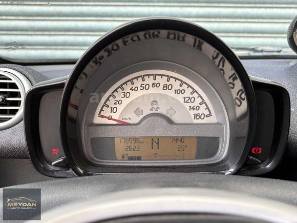 MEYDAN AUTO 2013 MODEL SMART FORTWO 1.0 PASSİON CAM TAVAN
