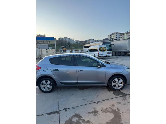 Sahibinden Renault Megane 1.5 dCi Expression 2011 Model