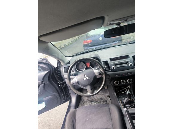 Sahibinden Mitsubishi Lancer 1.5 Inform 2009 Model