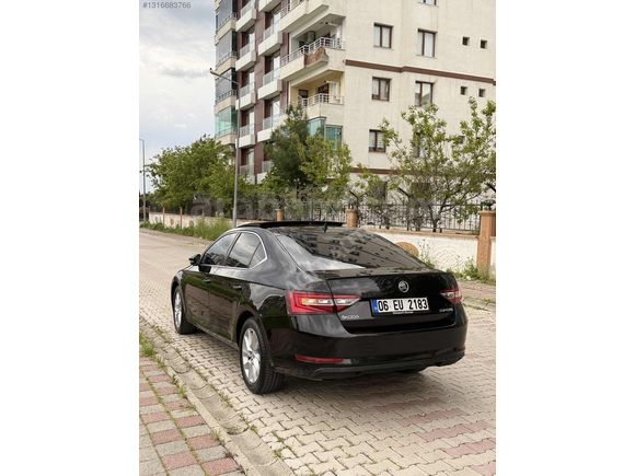Temiz cam tavanli servis bakımlı