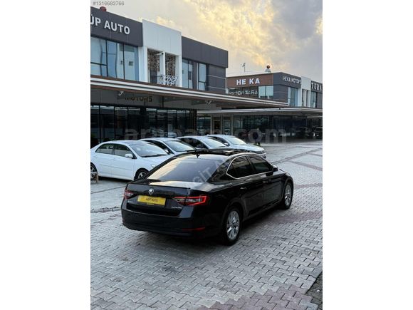 Temiz cam tavanli servis bakımlı