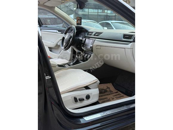 Temiz cam tavanli servis bakımlı