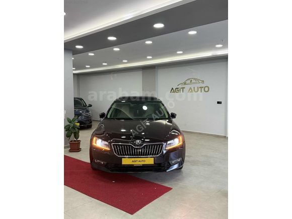 Temiz cam tavanli servis bakımlı