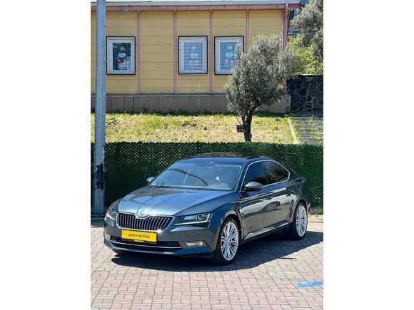 Skoda Superb 1.6 TDI Syle Cam Tavan+Hayalet+haf.koltuk+Carplay