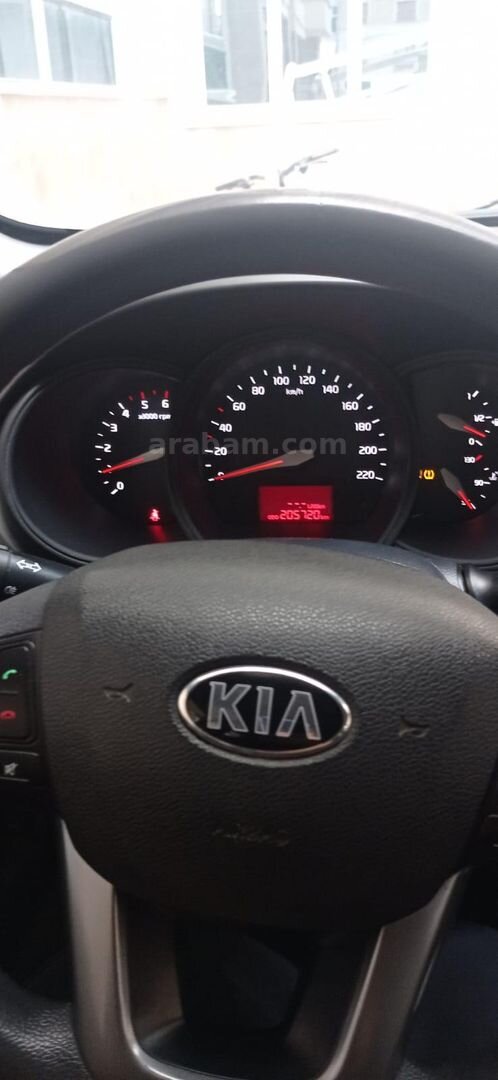Sahibinden Kia Rio 1.4 CRDi Comfort 2016 Model Konya 207.000 km Beyaz 2
