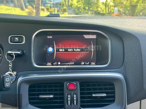 2017 MODEL VOLVO V40 1.5 INSCRİPTİON 152HP CAM TAVAN
