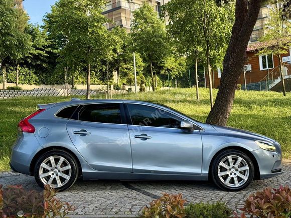 2017 MODEL VOLVO V40 1.5 INSCRİPTİON 152HP CAM TAVAN