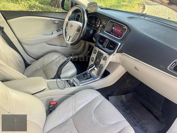 2017 MODEL VOLVO V40 1.5 INSCRİPTİON 152HP CAM TAVAN