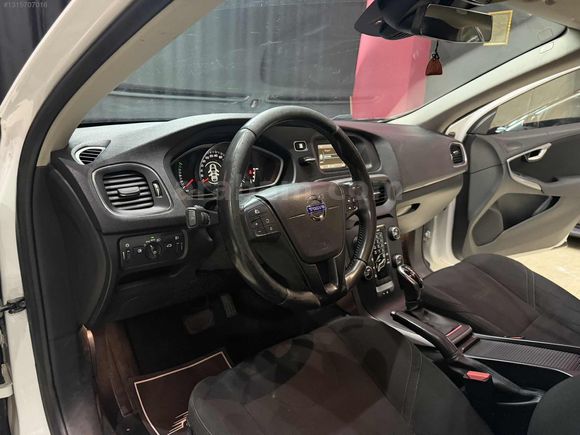 2014 DİZEL OTOMATİK VOLVO V40