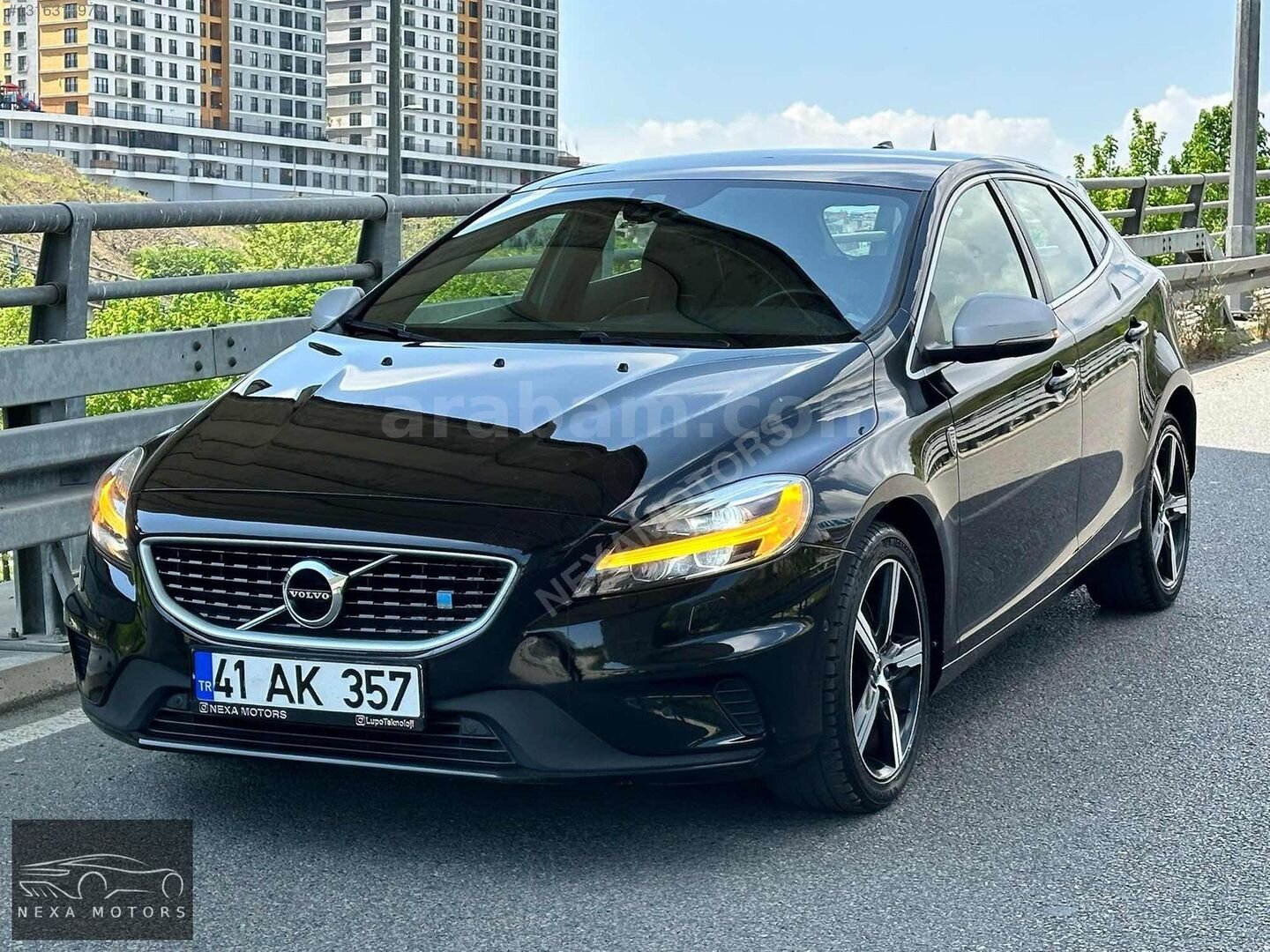 Galeriden Volvo V40 1.5 R-Design 2017 Model İstanbul 113.000 km Siyah 1