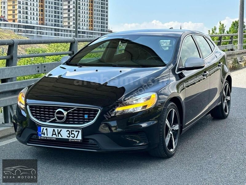 Galeriden Volvo V40 1.5 R-Design 2017 Model İstanbul 113.000 km Siyah