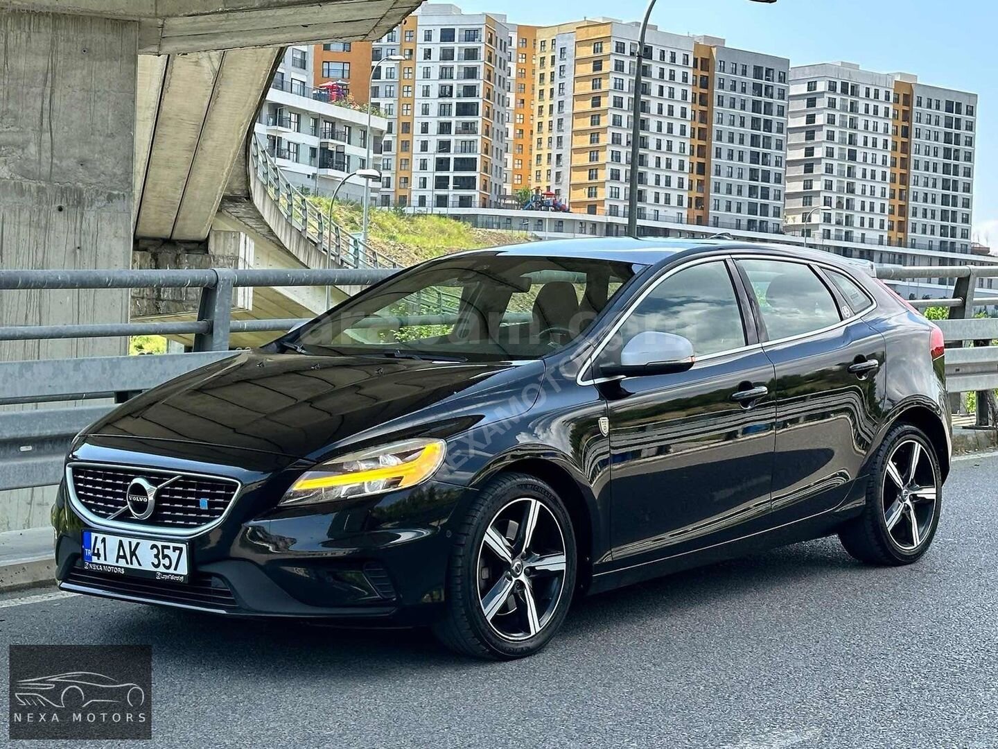Galeriden Volvo V40 1.5 R-Design 2017 Model İstanbul 113.000 km Siyah 5