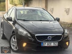 2013 VOLVO V40 C. COUNTRY PREMIUM İLK SAHİP ORJİNAL DEĞİŞENSİZ