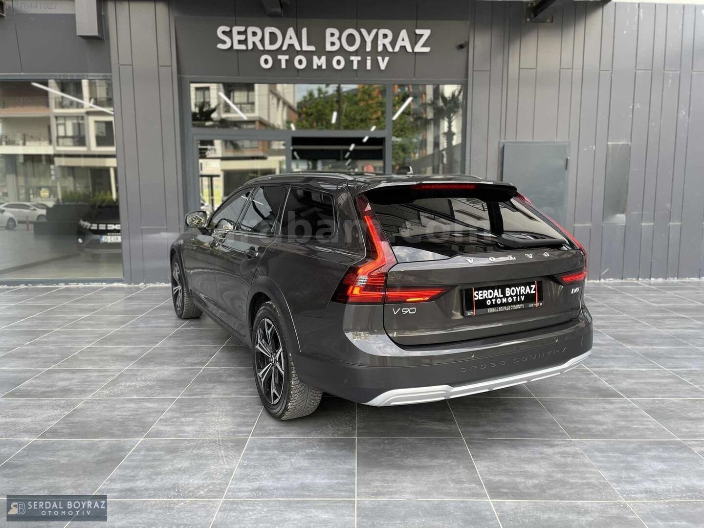 Galeriden Volvo V90 Cross Country 2.0 B6 Ultimate Bright 2023 Model İzmir 90.000 km Gri 7