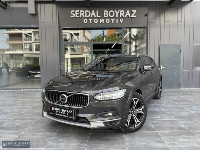 Galeriden Volvo V90 Cross Country 2.0 B6 Ultimate Bright 2023 Model İzmir 90.000 km Gri