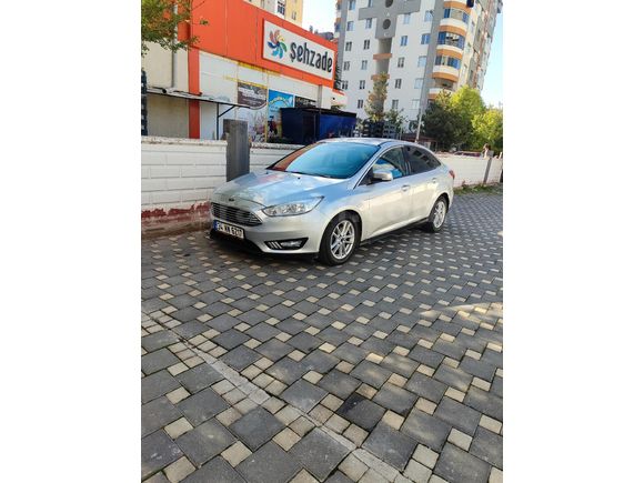 2015 DİZEL OTAMATİK ORİJİNAL 81 BİN KM DE MASRAFSIZ BAKIMLI FOCUS