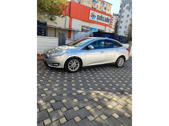 2015 DİZEL OTAMATİK ORİJİNAL 81 BİN KM DE MASRAFSIZ BAKIMLI FOCUS