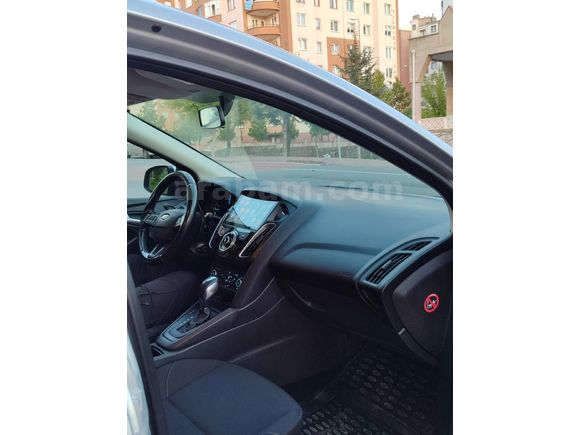 2015 DİZEL OTAMATİK ORİJİNAL 81 BİN KM DE MASRAFSIZ BAKIMLI FOCUS