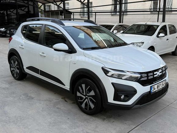 AHMET OTOMOTİV'DEN 2025 SANDERO 1.0TCE STEPWAY BOYASIZ 44.000 KM