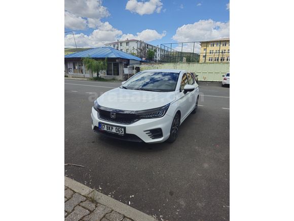 Öğretim Üyesinden Honda City 1.5 i-VTEC Executive 2022 Model  36000 km Beyaz