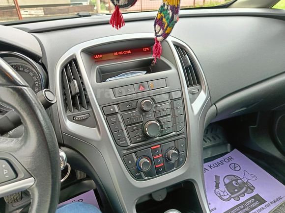 Sahibinden Opel Astra 1.4 T Edition Plus 2019 Model  82.000 km Siyah
