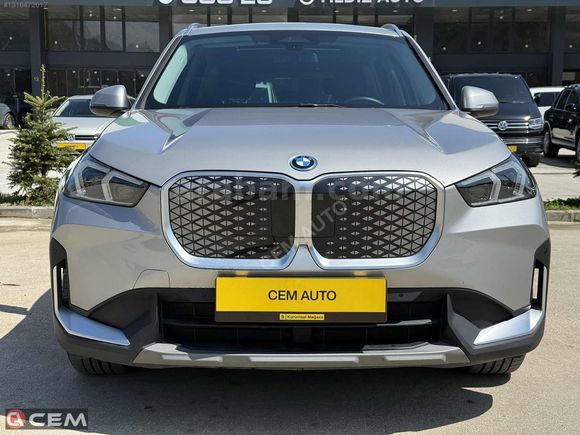 CEM AUTO'DAN 2024 MODEL BMW İX1 eDRİVE20 XLİNE CAM TAVAN