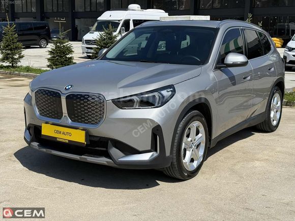 CEM AUTO'DAN 2024 MODEL BMW İX1 eDRİVE20 XLİNE CAM TAVAN