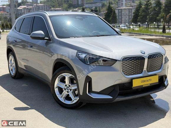 CEM AUTO'DAN 2024 MODEL BMW İX1 eDRİVE20 XLİNE CAM TAVAN