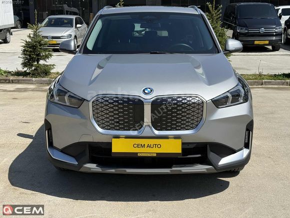 CEM AUTO'DAN 2024 MODEL BMW İX1 eDRİVE20 XLİNE CAM TAVAN
