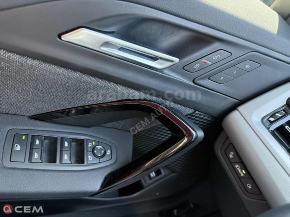 CEM AUTO'DAN 2024 MODEL BMW İX1 eDRİVE20 XLİNE CAM TAVAN