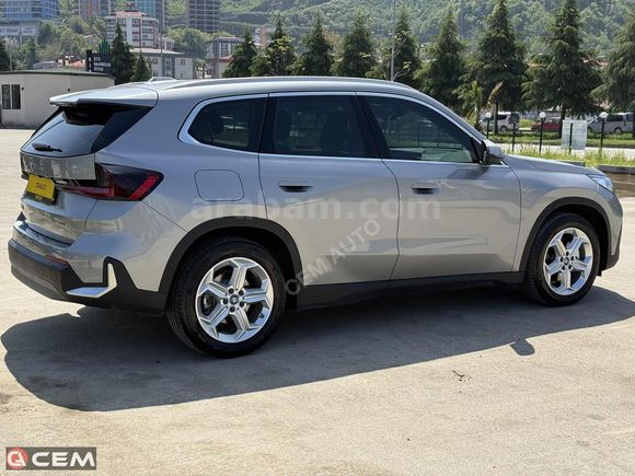 CEM AUTO'DAN 2024 MODEL BMW İX1 eDRİVE20 XLİNE CAM TAVAN
