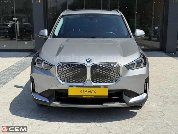 CEM AUTO'DAN 2024 MODEL BMW İX1 eDRİVE20 XLİNE CAM TAVAN