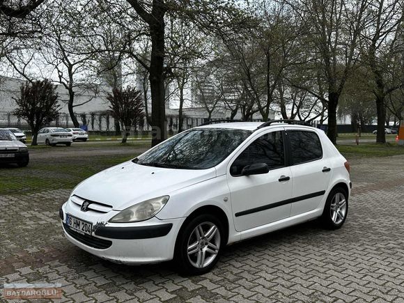 HATASIZ 2004 model 307 1.4HDİ MOTOR YÜRÜYEN MÜKEMMEL