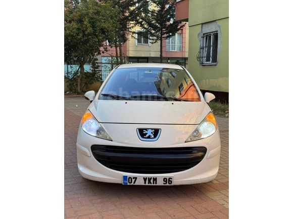 Sahibinden Peugeot 207 1.4 HDi Trendy 2008 Model  280.000 km Beyaz
