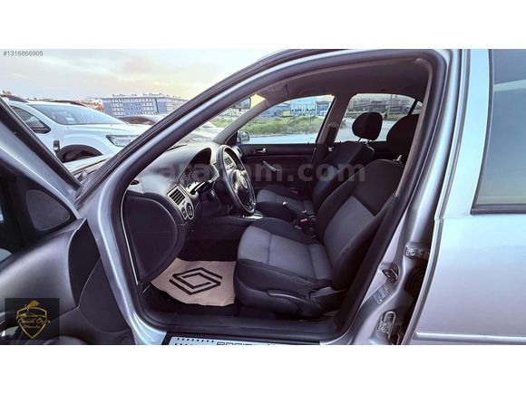 ÖMER ÖZER'DEN 2004 MODEL DEĞİŞENSİZ 1.6 PACİFİC VW BORA