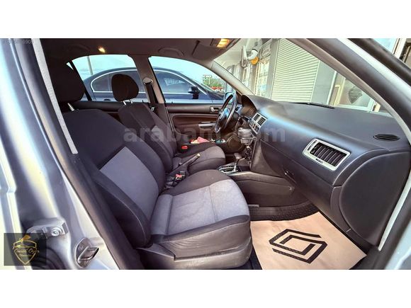 ÖMER ÖZER'DEN 2004 MODEL DEĞİŞENSİZ 1.6 PACİFİC VW BORA