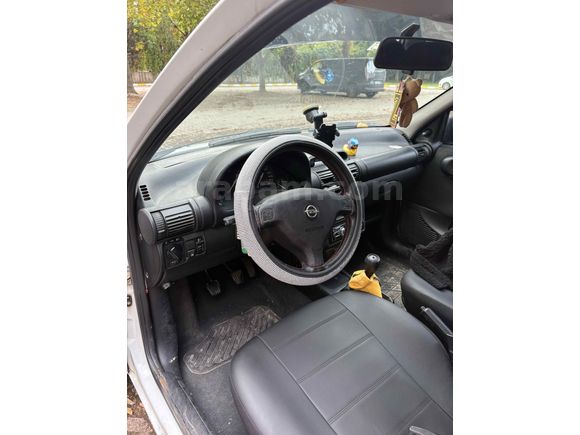 Sahibinden Opel Corsa 1.5 TD 2000 Model 