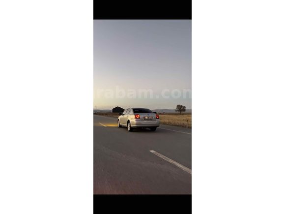 Sahibinden Toyota Avensis 1.6 Comfort 2004 Model 