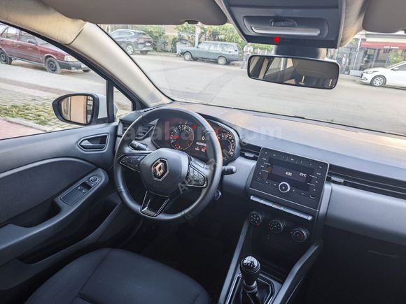 AUTORAM16 'DAN 2022 RENAULT CLİO 1.0 SCE BENZİN