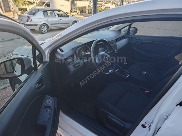 AUTORAM16 'DAN 2022 RENAULT CLİO 1.0 SCE BENZİN