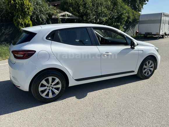 2021 CLIO  60km KARTA 12 taksit