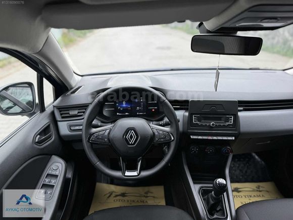 2024 TRAFİĞE ÇIKIŞLI LANSMAN RENK CLİO Equilibre