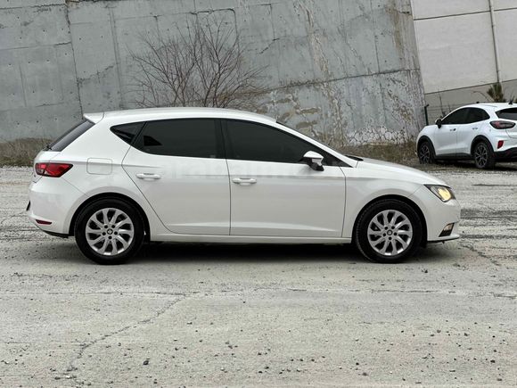 GENÇ AUTO'DAN SEAT LEON 0.68 KREDİ İMKANI İLE