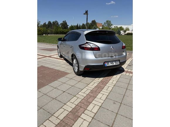 SAHİBİNDEN DEĞİŞENSİZ MEGANE 3 1.5 DİZEL TOUCH PLUS AİLE ARACI