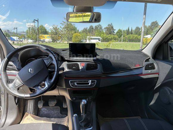 SAHİBİNDEN DEĞİŞENSİZ MEGANE 3 1.5 DİZEL TOUCH PLUS AİLE ARACI